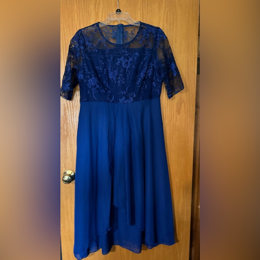 Women’s Large mid length Dress